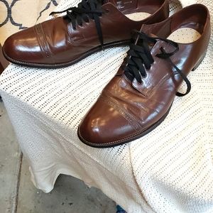 Stacy Adams brown leather oxfords